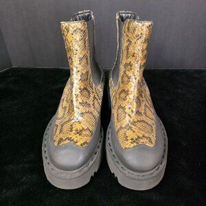 NWOB Aquatalia Holly Snake-Print Leather Pull-On Chelsea Boots 7